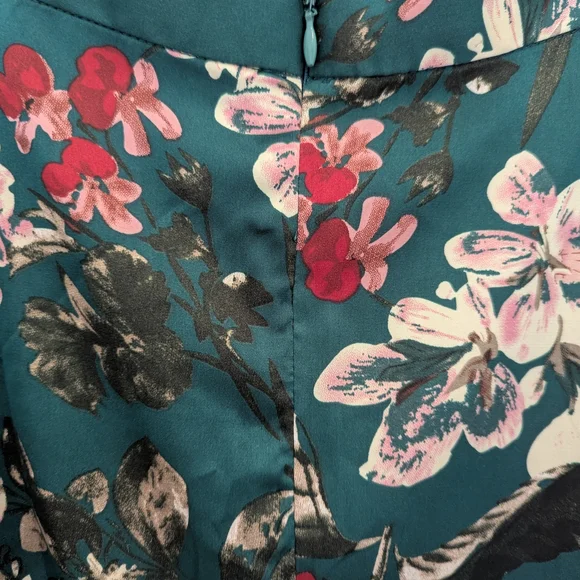 Lulu's Dark Green Floral A-Line Skirt - Picture 4 of 7